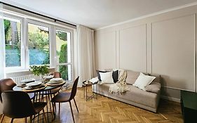 NEST Sopot, Garden Apartment with Bathtub, Apartament z ogródkiem i wanną